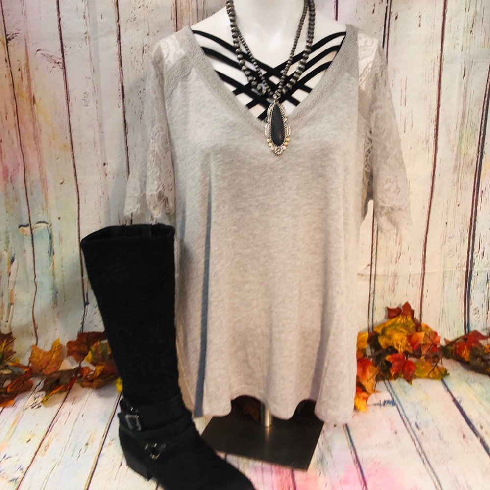 Gray short sleeve shirt